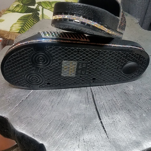 Shoes - Picture 2 of 3